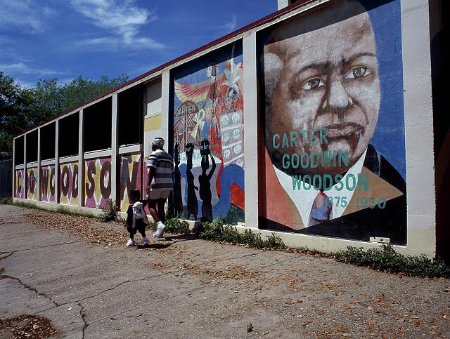  “Friends Outside a Humble Home with a Message, New Orleans, Louisiana,” Carol M. Highsmith (between 1980 and 2006), Prints and Photographs Division, Library of Congress.